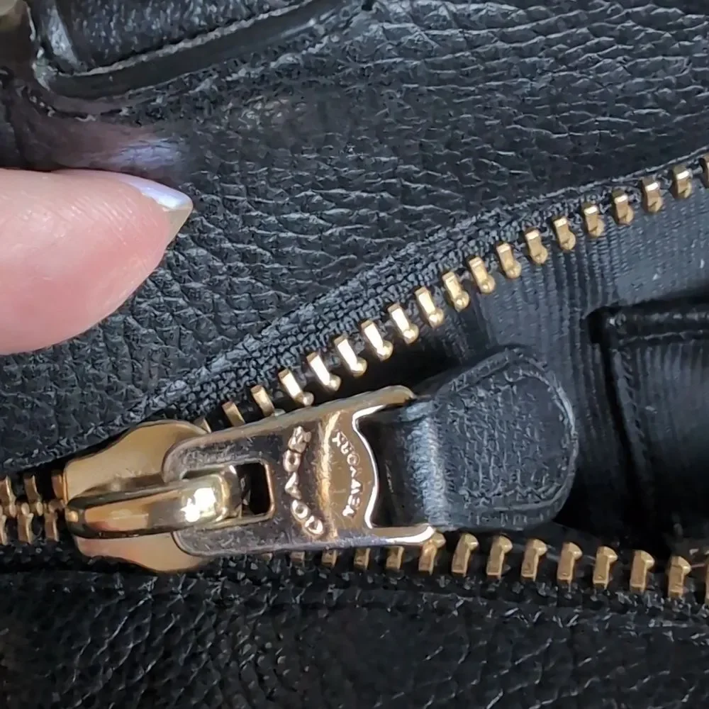 Coach ♣️Limited Edition Tatum Whipstitch Shoulder Bag /Gold Chain Detailing